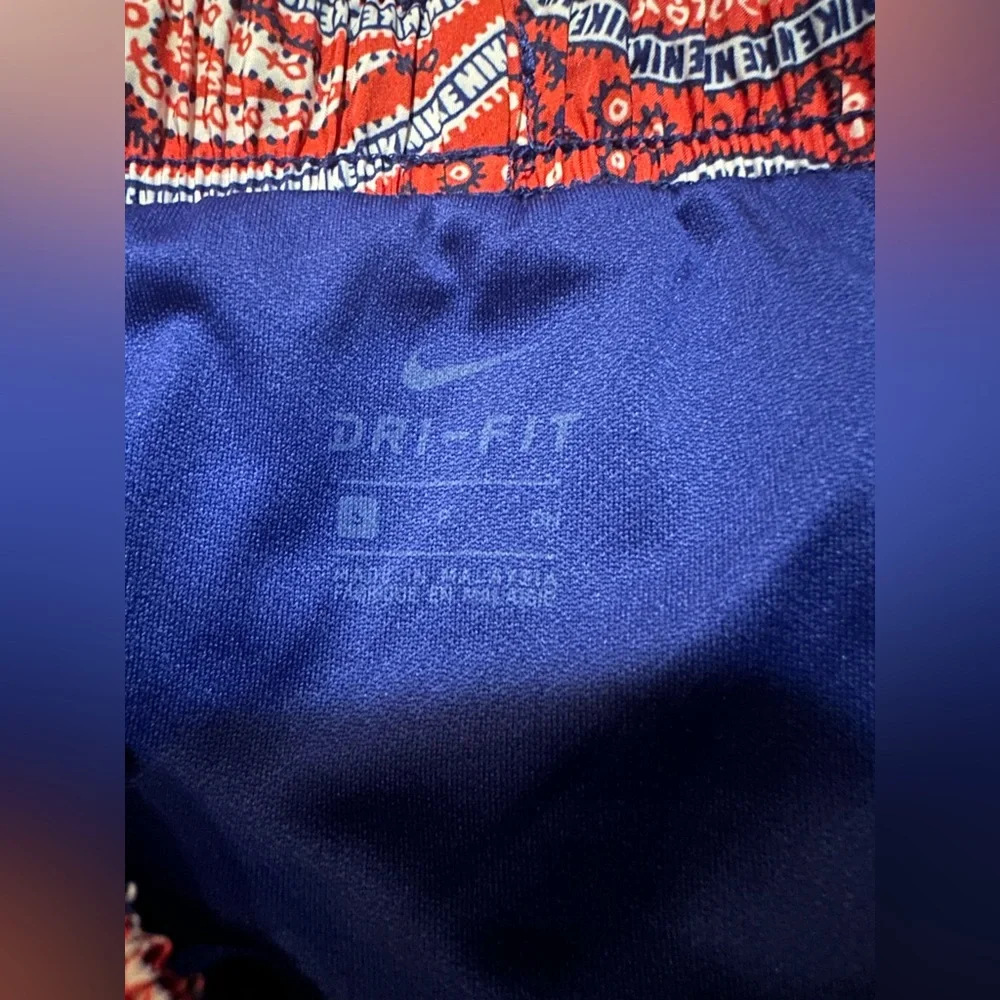 Nike Dri-Pro Tempo Running Shorts in Red/Blue Paisley Bandana. Size S